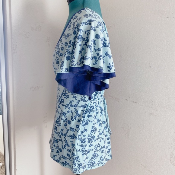 SOLD FLORAL Ruffle Blouse size L - Picture 15 of 16